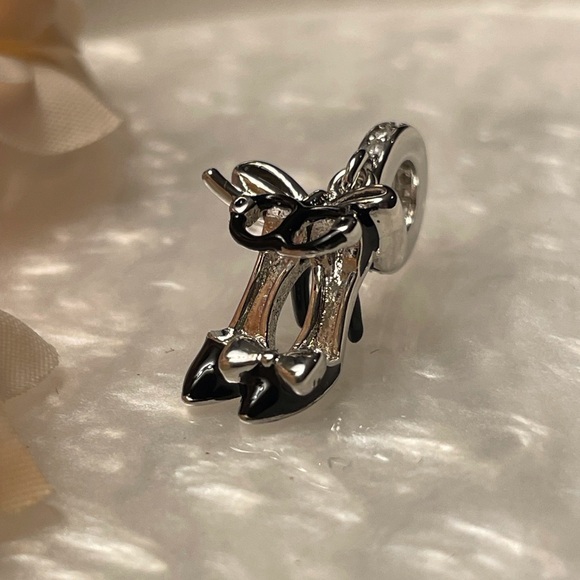 None Jewelry - Bracelet Charm Black High Heels with Bow and rhinestones